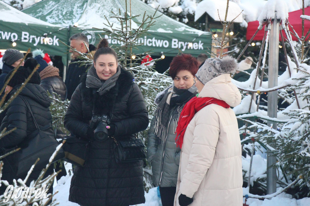 Parafialny kiermasz świąteczny w zimowej oprawie [FOTO]