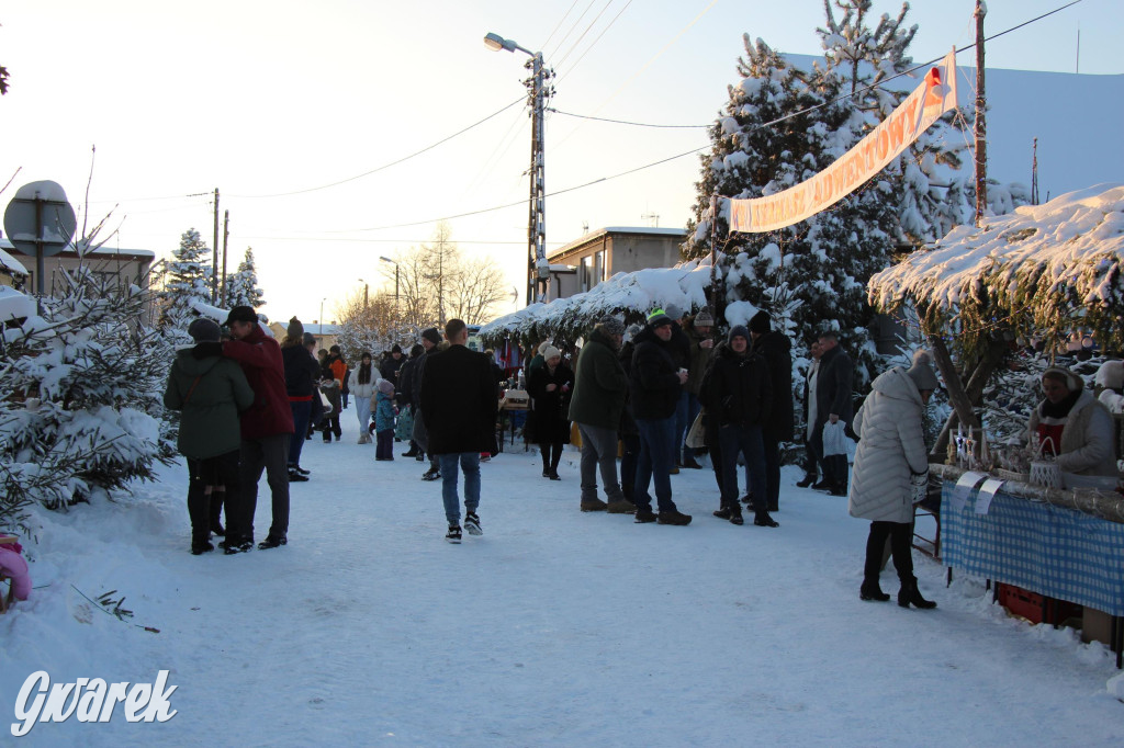 Parafialny kiermasz świąteczny w zimowej oprawie [FOTO]