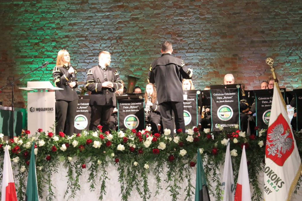 O świcie na osiedlu zagrała orkiestra górnicza