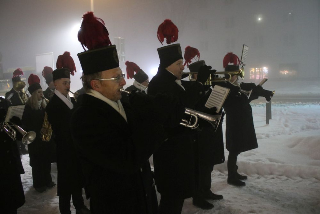 O świcie na osiedlu zagrała orkiestra górnicza