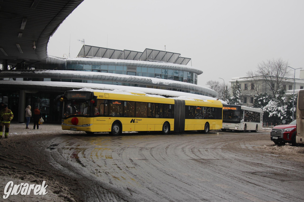 Św. Mikołaj zamienił sanie na autobus [GALERIA]