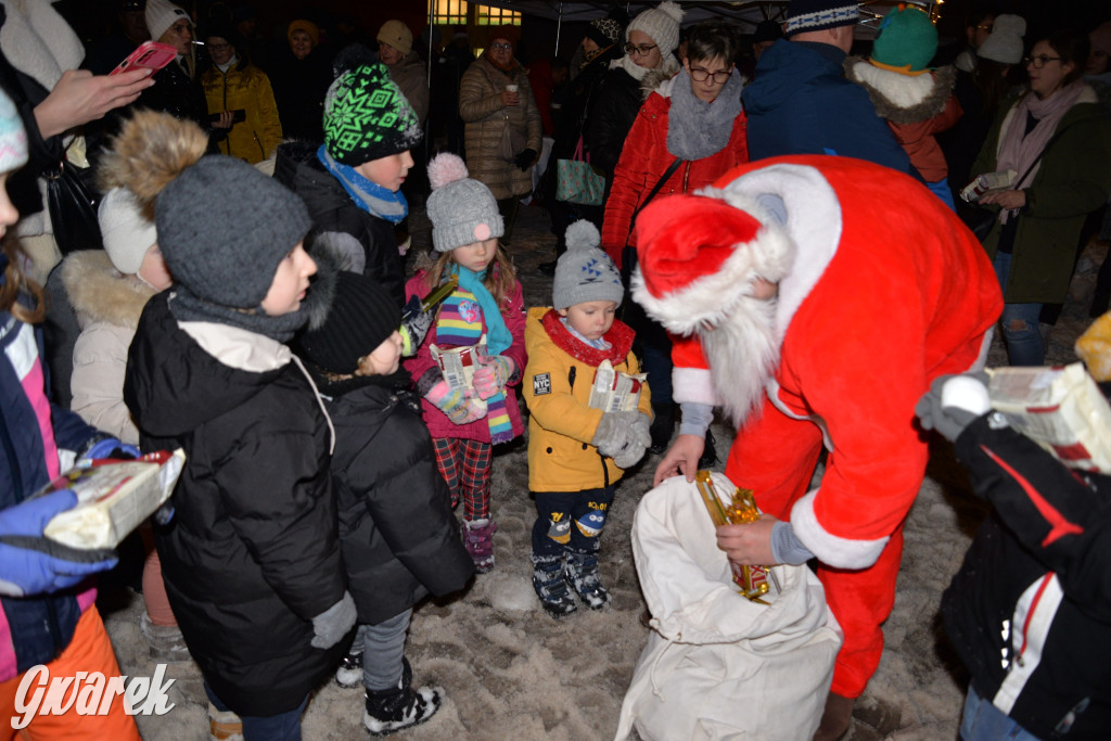 Strojenie choinki w Strzybnicy [ZDJĘCIA]