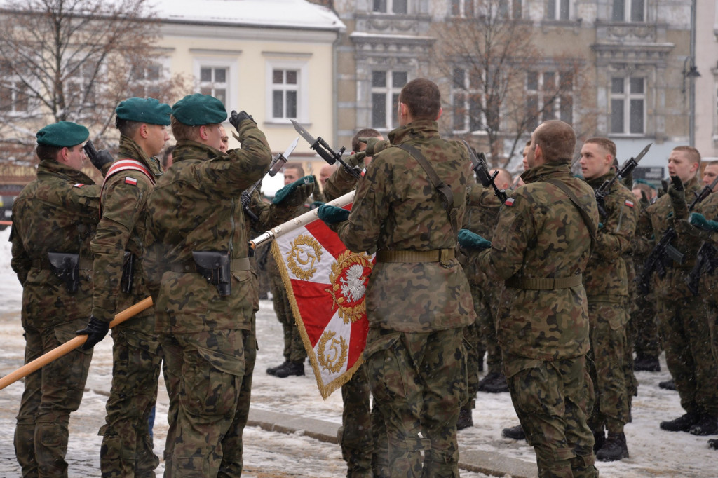 Tarnowskie Góry. Przysięga wojskowa na rynku