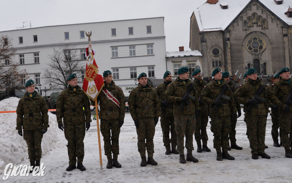 Tarnowskie Góry. Przysięga wojskowa na rynku