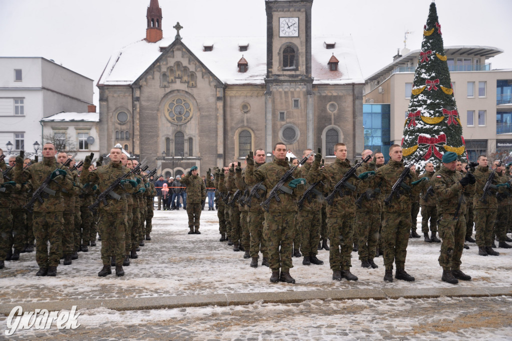 Tarnowskie Góry. Przysięga wojskowa na rynku