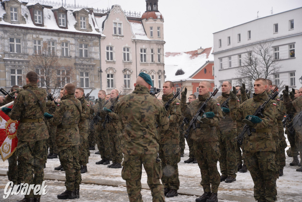 Tarnowskie Góry. Przysięga wojskowa na rynku