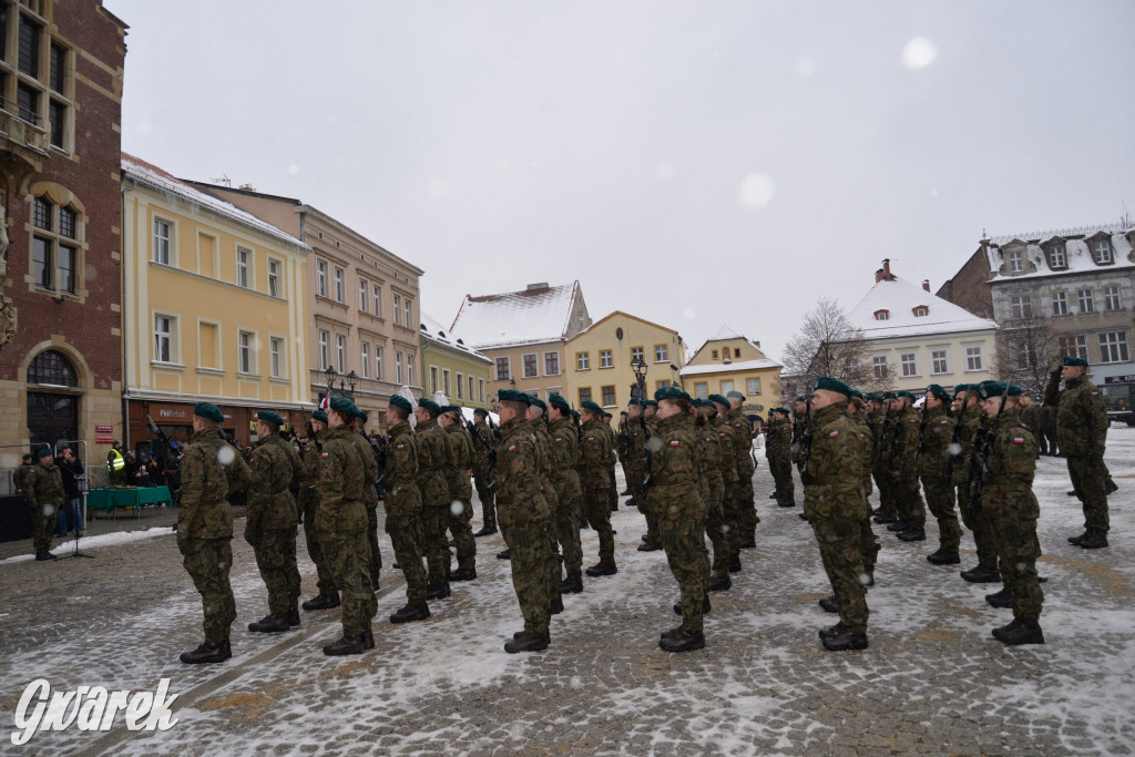 Tarnowskie Góry. Przysięga wojskowa na rynku