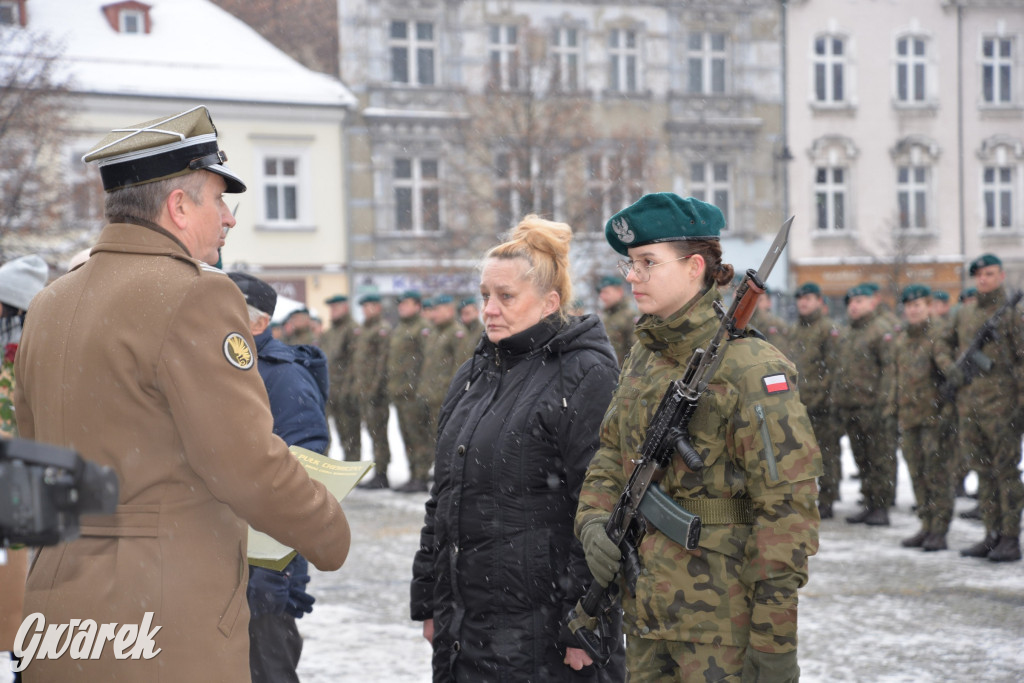 Tarnowskie Góry. Przysięga wojskowa na rynku