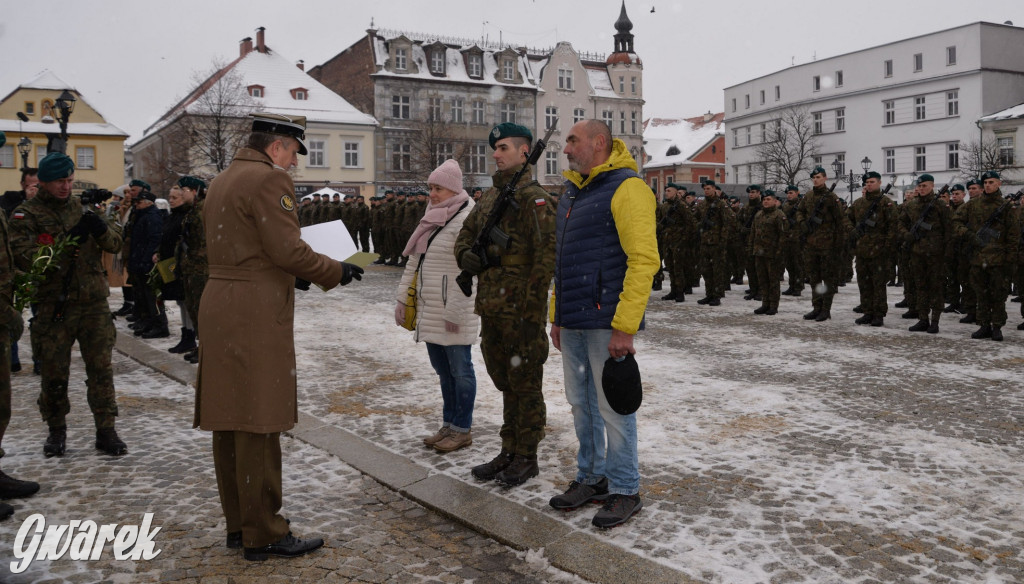 Tarnowskie Góry. Przysięga wojskowa na rynku