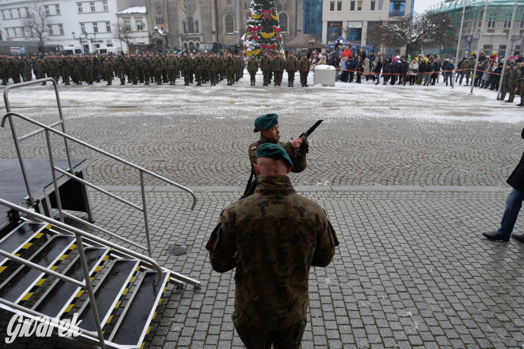 Tarnowskie Góry. Przysięga wojskowa na rynku