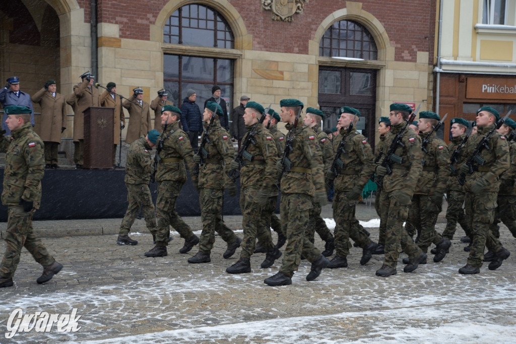 Tarnowskie Góry. Przysięga wojskowa na rynku