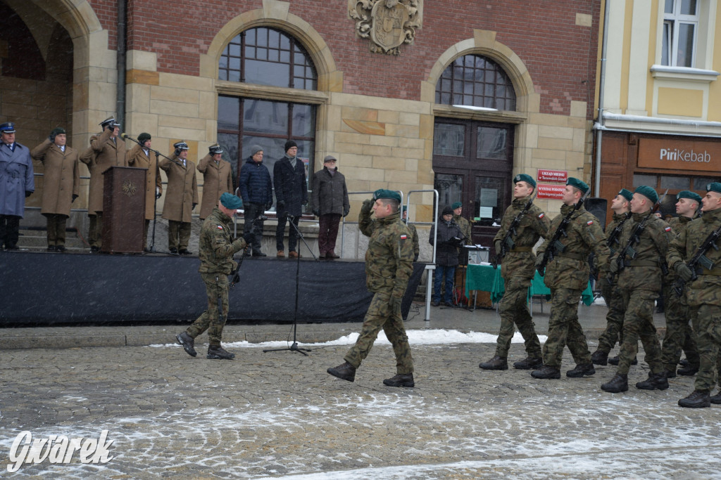 Tarnowskie Góry. Przysięga wojskowa na rynku