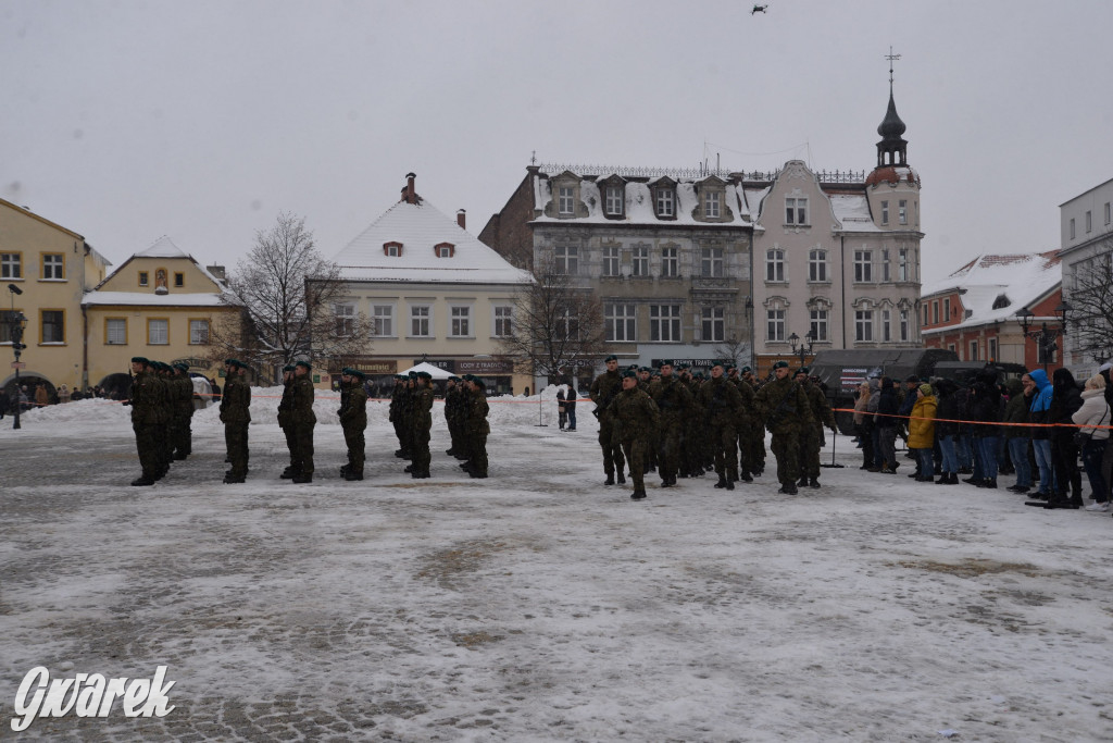 Tarnowskie Góry. Przysięga wojskowa na rynku