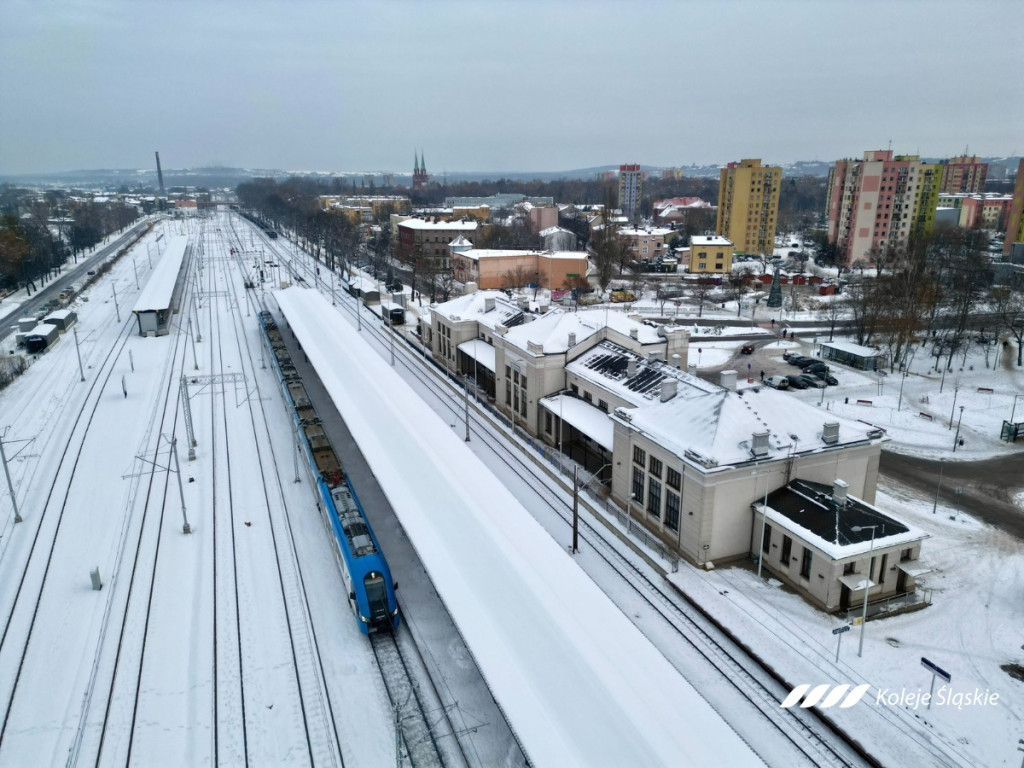 Tarnowskie Góry, Pyrzowice. Pierwsze kursy pociągów