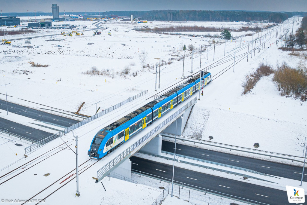 Tarnowskie Góry, Pyrzowice. Pierwsze kursy pociągów