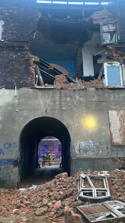 Zawaliła się trzykondygnacyjna kamienica