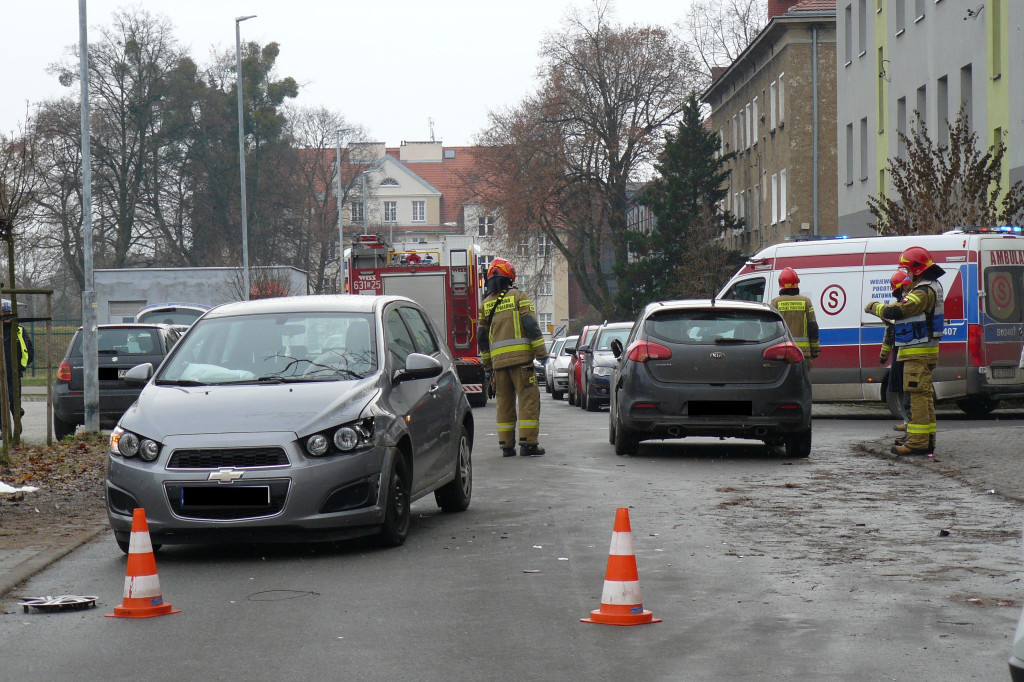 Tarnowskie Góry. Ranny mężczyzna, w aucie dziecko [FOTO]