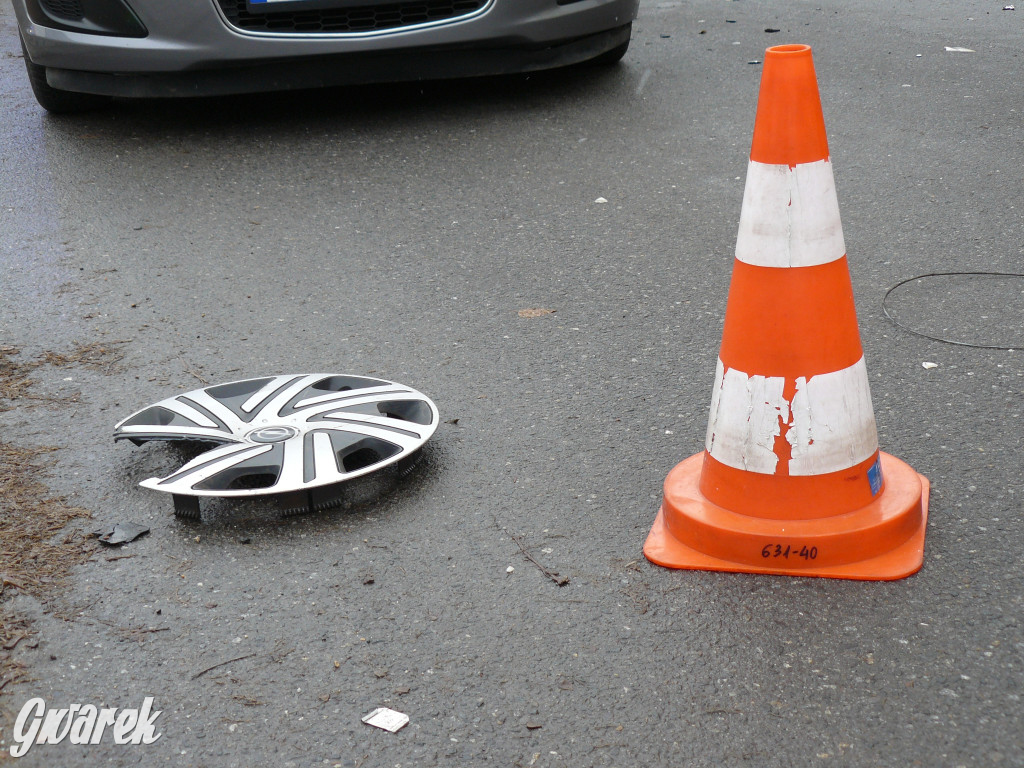 Tarnowskie Góry. Ranny mężczyzna, w aucie dziecko [FOTO]