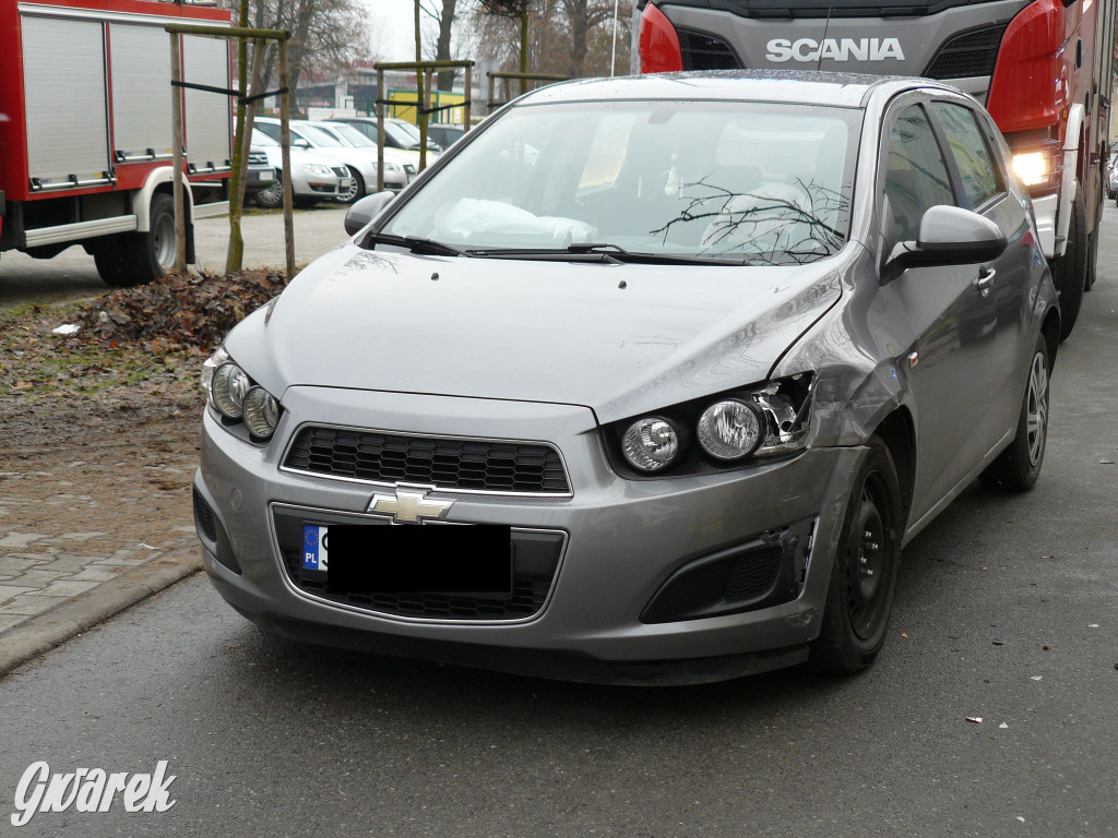 Tarnowskie Góry. Ranny mężczyzna, w aucie dziecko [FOTO]