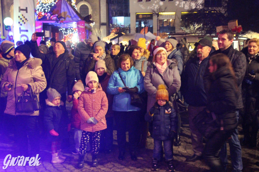 Tarnowskie Góry. Tłumy na jarmarku bożonarodzeniowym [FOTO]