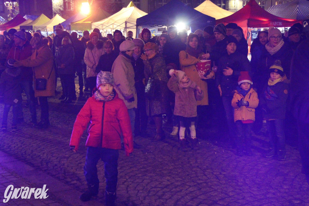 Tarnowskie Góry. Tłumy na jarmarku bożonarodzeniowym [FOTO]