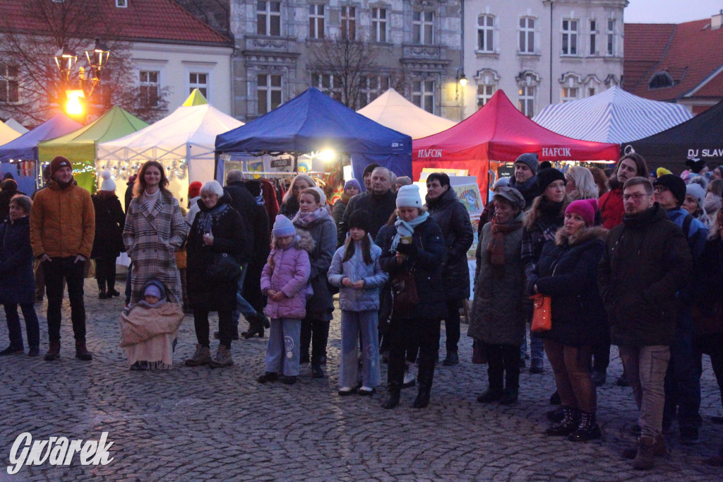 Tarnowskie Góry. Tłumy na jarmarku bożonarodzeniowym [FOTO]