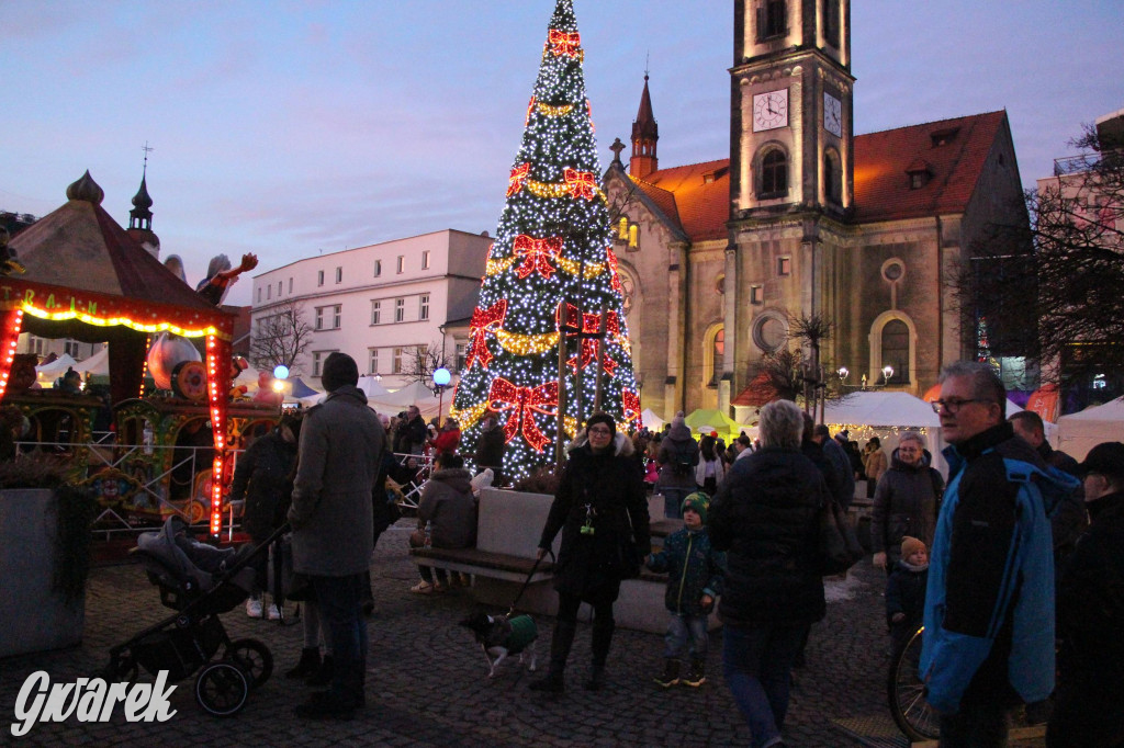 Tarnowskie Góry. Tłumy na jarmarku bożonarodzeniowym [FOTO]