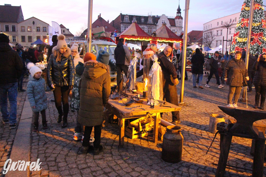 Tarnowskie Góry. Tłumy na jarmarku bożonarodzeniowym [FOTO]