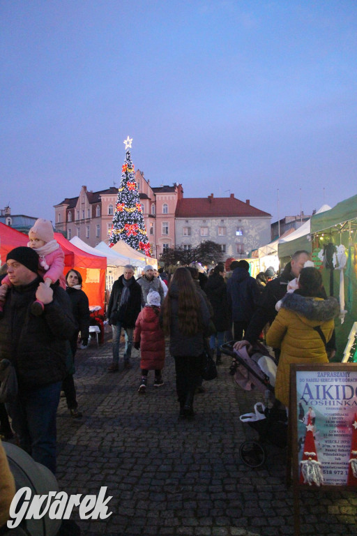 Tarnowskie Góry. Tłumy na jarmarku bożonarodzeniowym [FOTO]