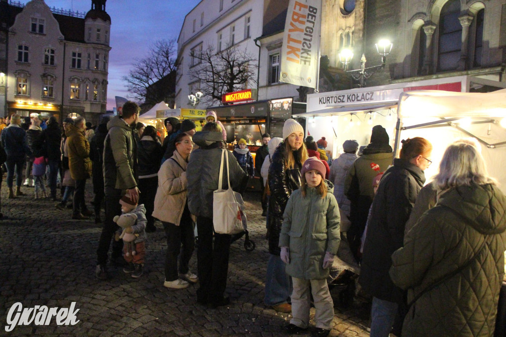 Tarnowskie Góry. Tłumy na jarmarku bożonarodzeniowym [FOTO]