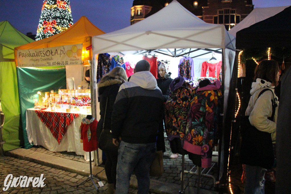 Tarnowskie Góry. Tłumy na jarmarku bożonarodzeniowym [FOTO]