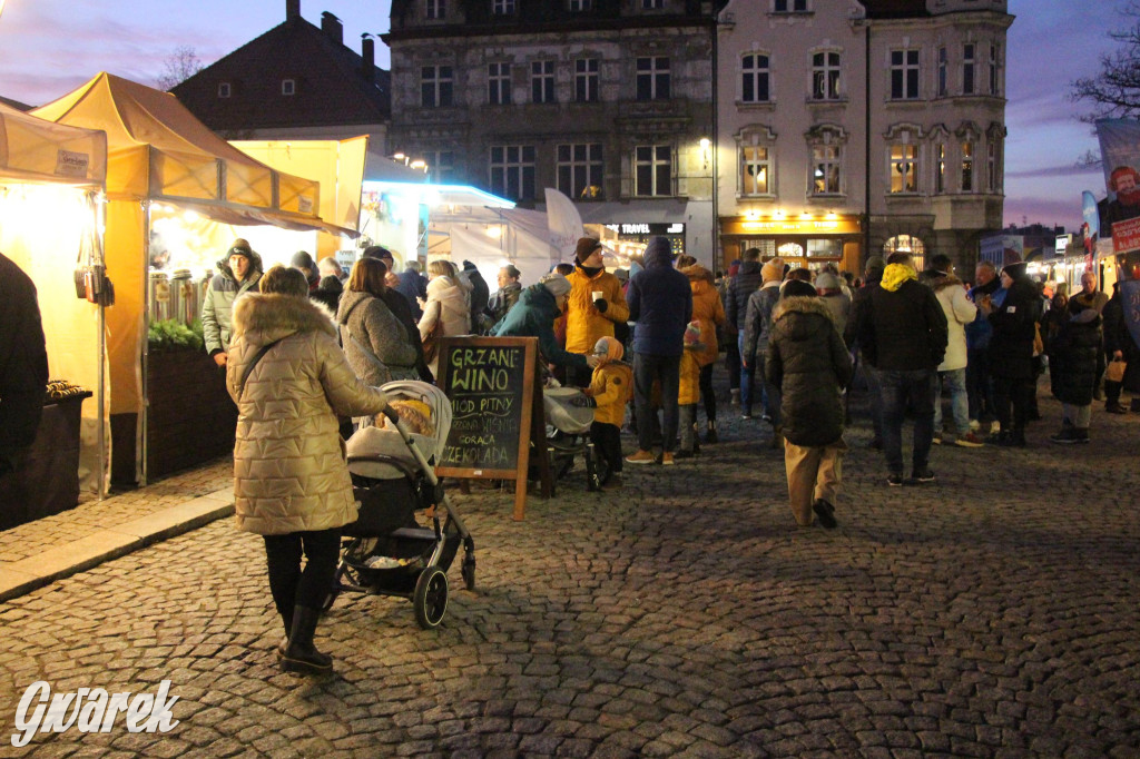 Tarnowskie Góry. Tłumy na jarmarku bożonarodzeniowym [FOTO]