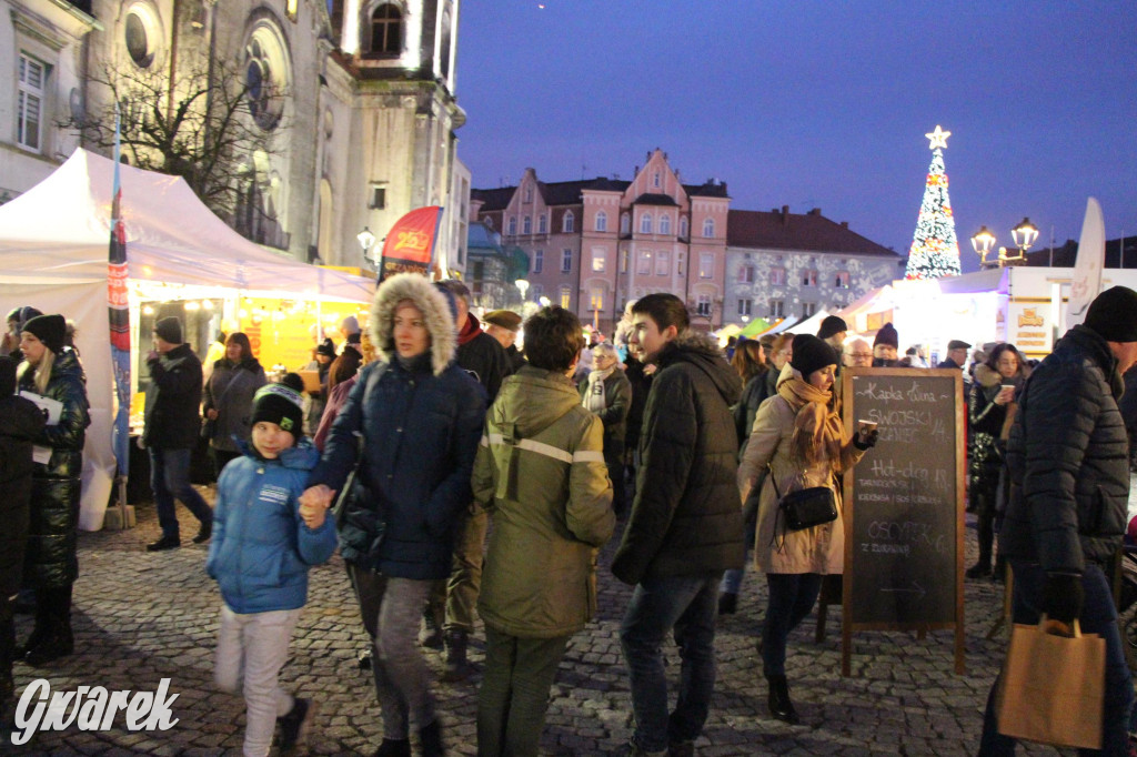 Tarnowskie Góry. Tłumy na jarmarku bożonarodzeniowym [FOTO]