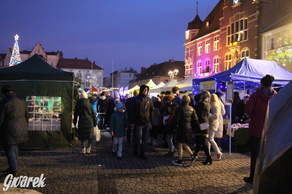 Tarnowskie Góry. Tłumy na jarmarku bożonarodzeniowym [FOTO]