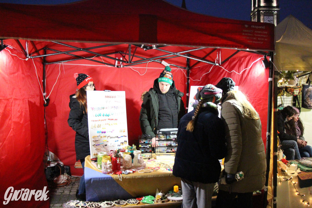 Tarnowskie Góry. Tłumy na jarmarku bożonarodzeniowym [FOTO]