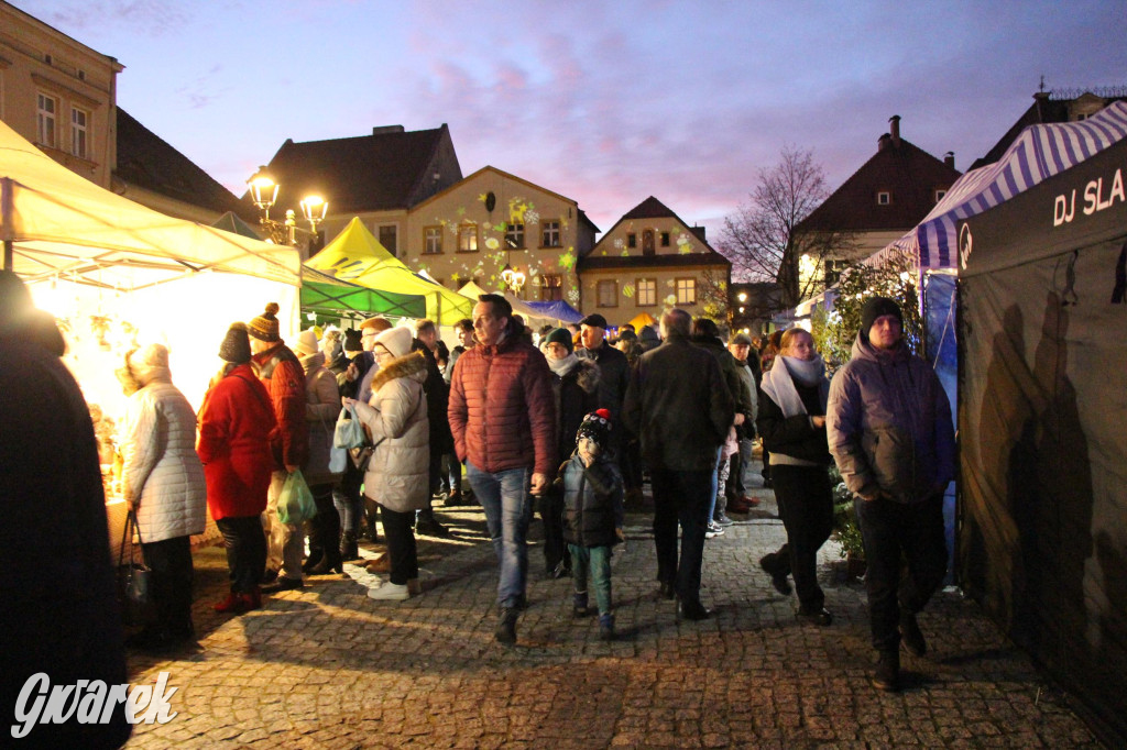 Tarnowskie Góry. Tłumy na jarmarku bożonarodzeniowym [FOTO]