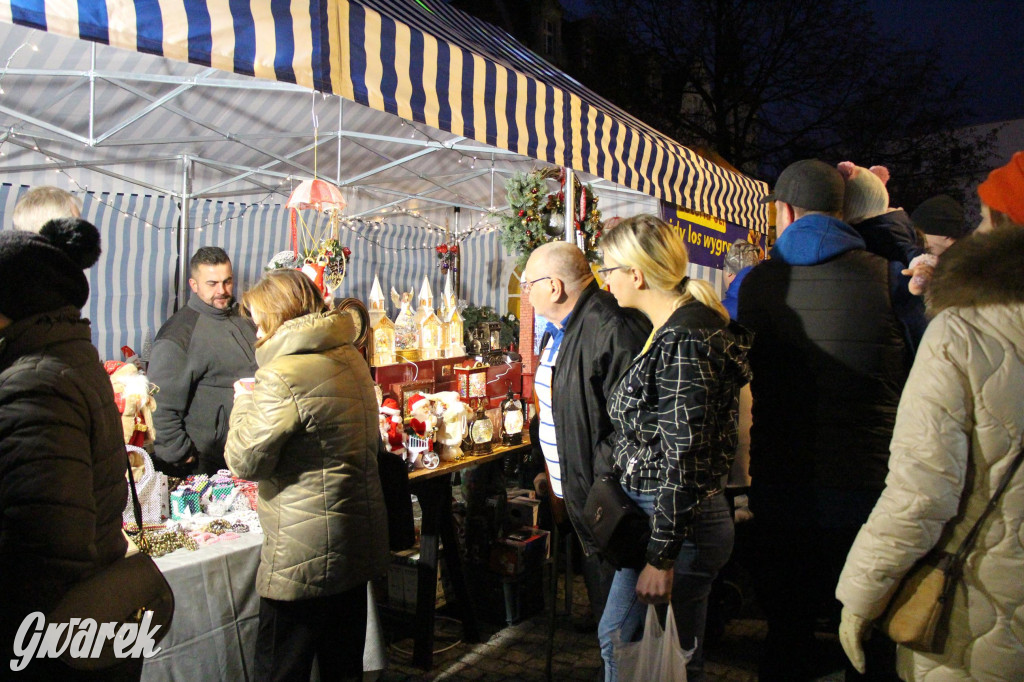 Tarnowskie Góry. Tłumy na jarmarku bożonarodzeniowym [FOTO]