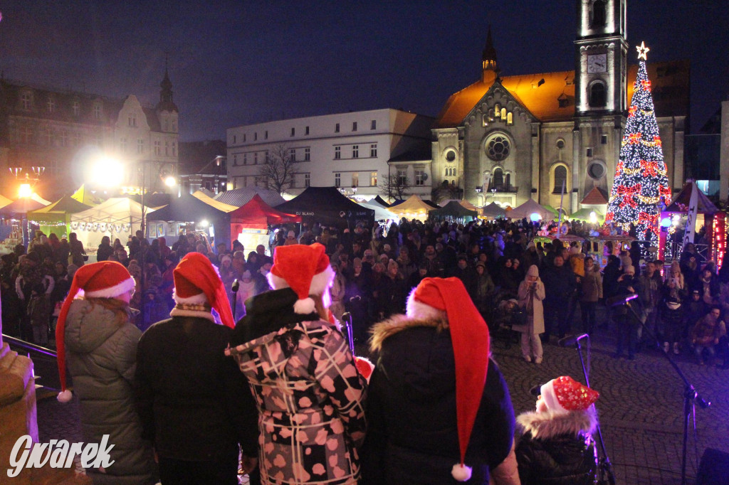 Tarnowskie Góry. Tłumy na jarmarku bożonarodzeniowym [FOTO]