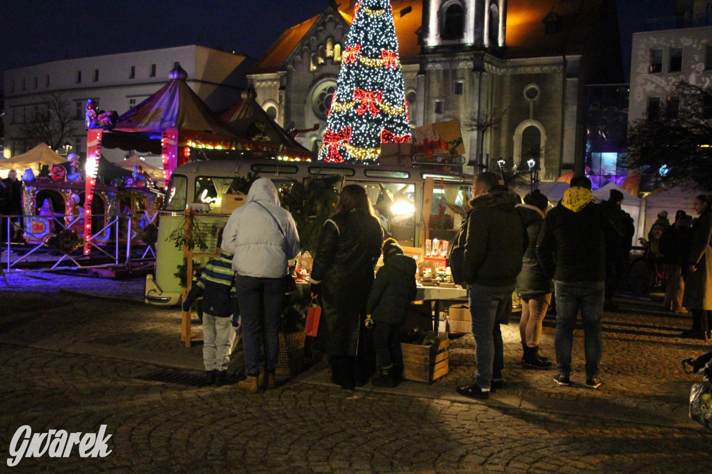 Tarnowskie Góry. Tłumy na jarmarku bożonarodzeniowym [FOTO]