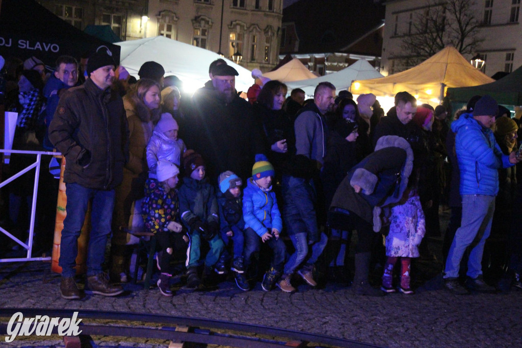 Tarnowskie Góry. Tłumy na jarmarku bożonarodzeniowym [FOTO]