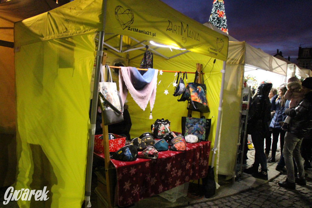 Tarnowskie Góry. Tłumy na jarmarku bożonarodzeniowym [FOTO]