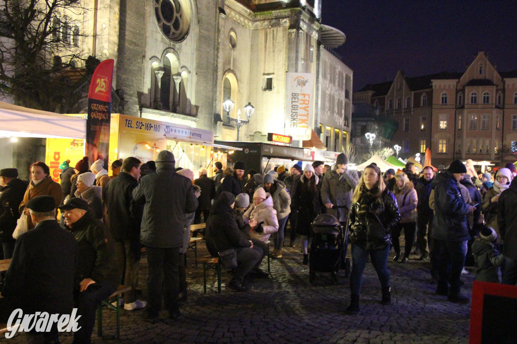 Tarnowskie Góry. Tłumy na jarmarku bożonarodzeniowym [FOTO]