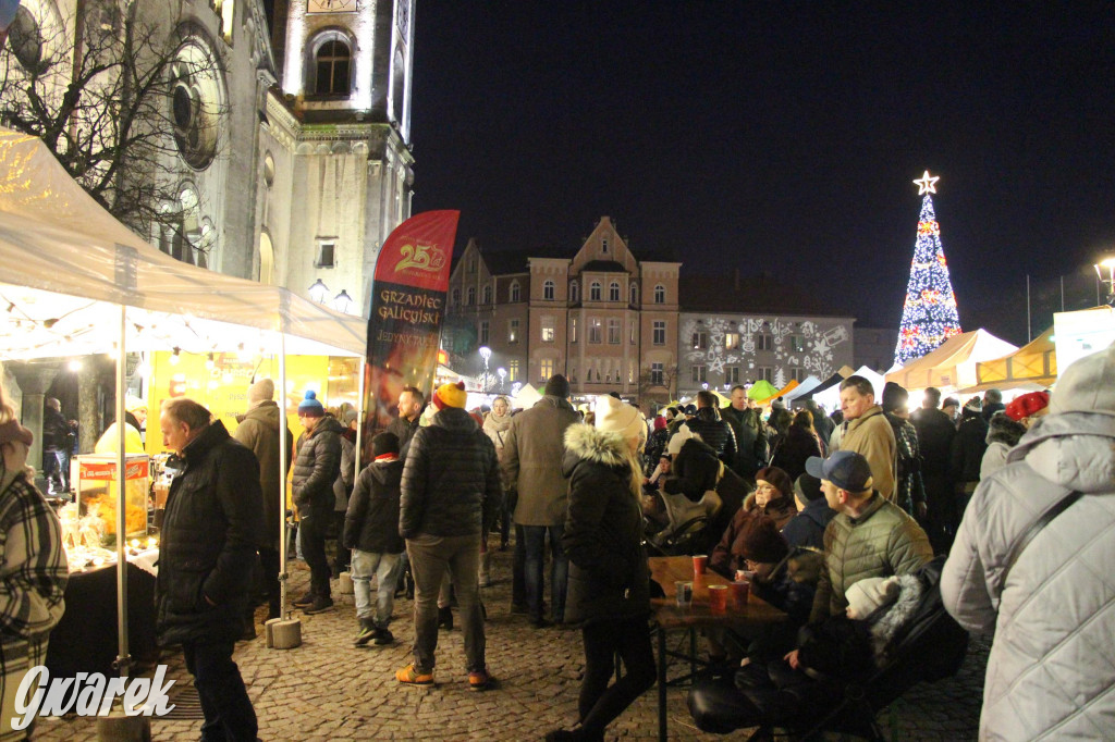 Tarnowskie Góry. Tłumy na jarmarku bożonarodzeniowym [FOTO]