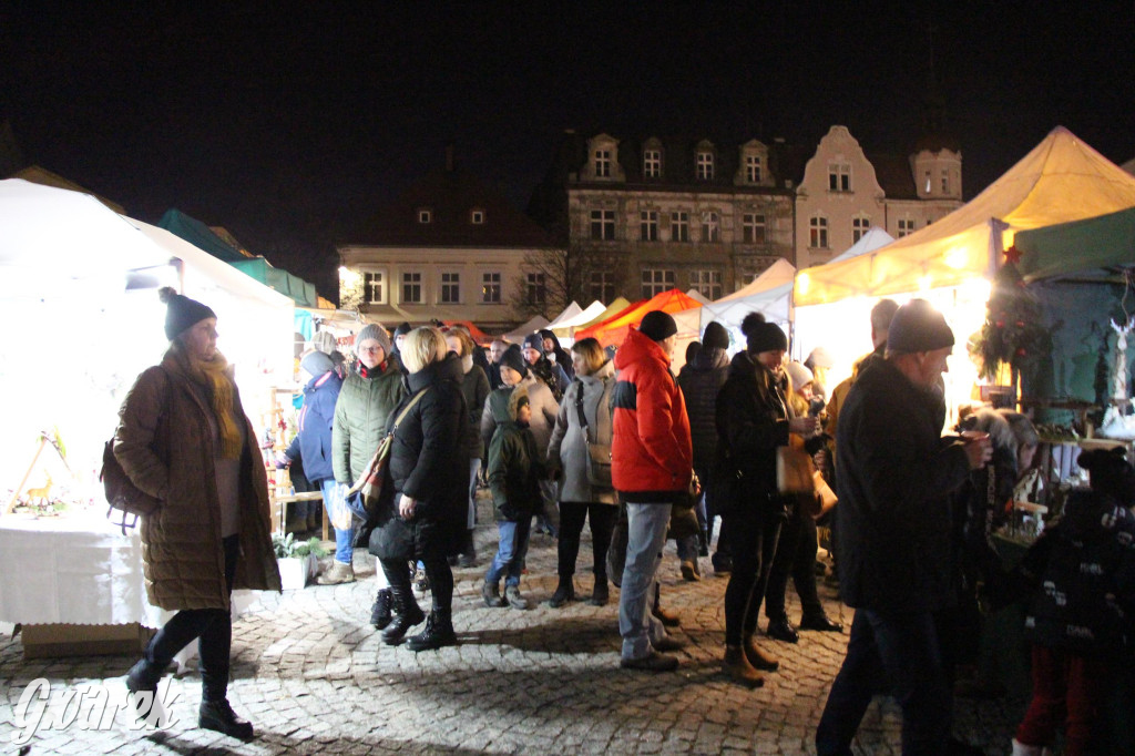 Tarnowskie Góry. Tłumy na jarmarku bożonarodzeniowym [FOTO]