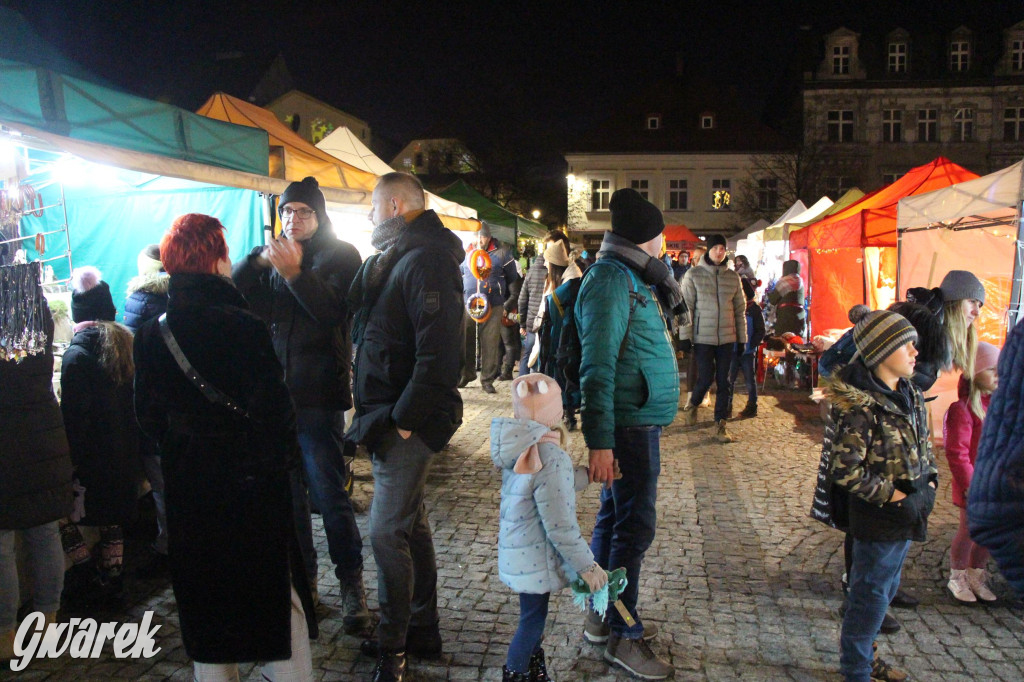 Tarnowskie Góry. Tłumy na jarmarku bożonarodzeniowym [FOTO]