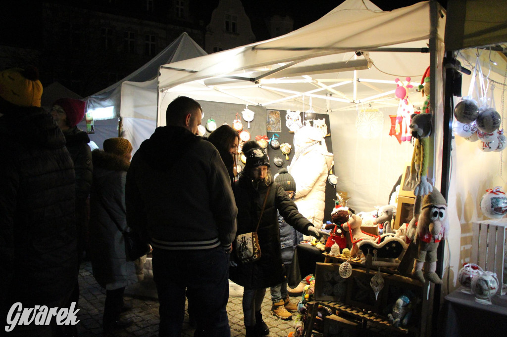 Tarnowskie Góry. Tłumy na jarmarku bożonarodzeniowym [FOTO]