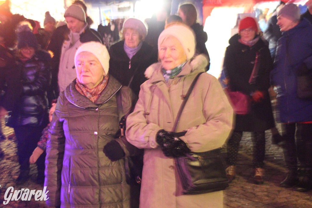 Tarnowskie Góry. Tłumy na jarmarku bożonarodzeniowym [FOTO]