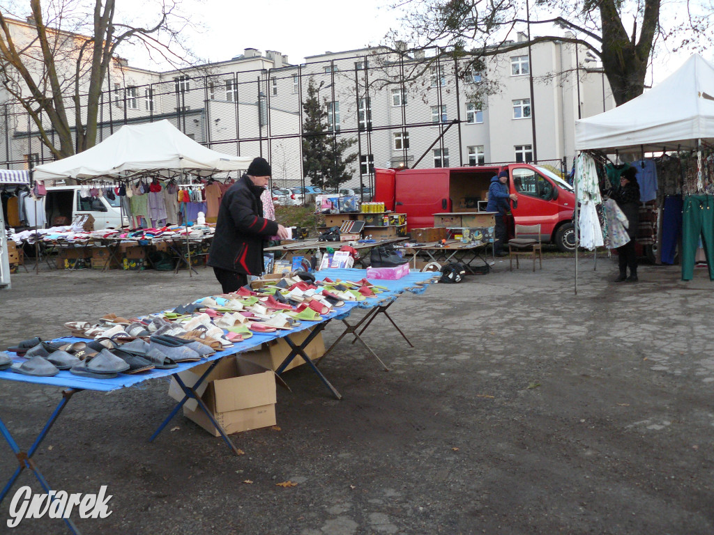 Tarnowskie Góry. Na targowisku przed świętami [FOTO]