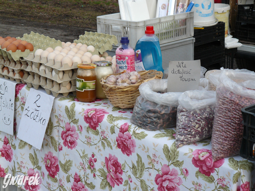 Tarnowskie Góry. Na targowisku przed świętami [FOTO]