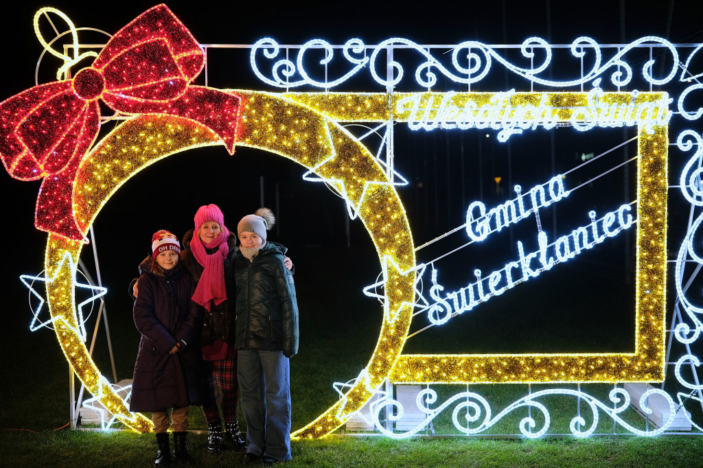 Sołtys zaprosił na strojenie choinki [FOTO]